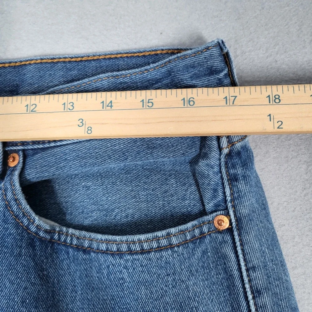 Levi's 505 Jeans Men's 34x32 Light Wash Blue Regular Fit Straight Leg Distressed